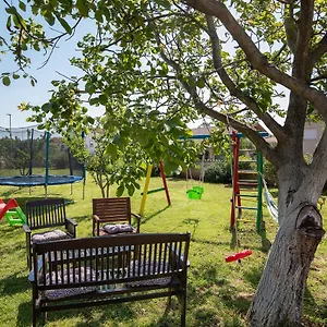 Apartman Dadic With Parking & Playground, Medulin